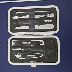 BARBASOL 8PC TRAVEL MANICURE SET UNISEX